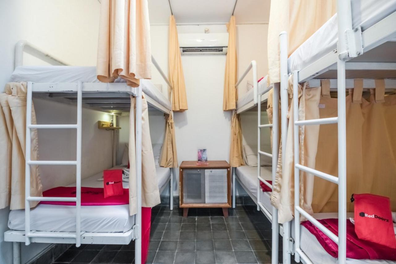 Reddoorz Hostel @ Kotagede Yogyakarta Esterno foto